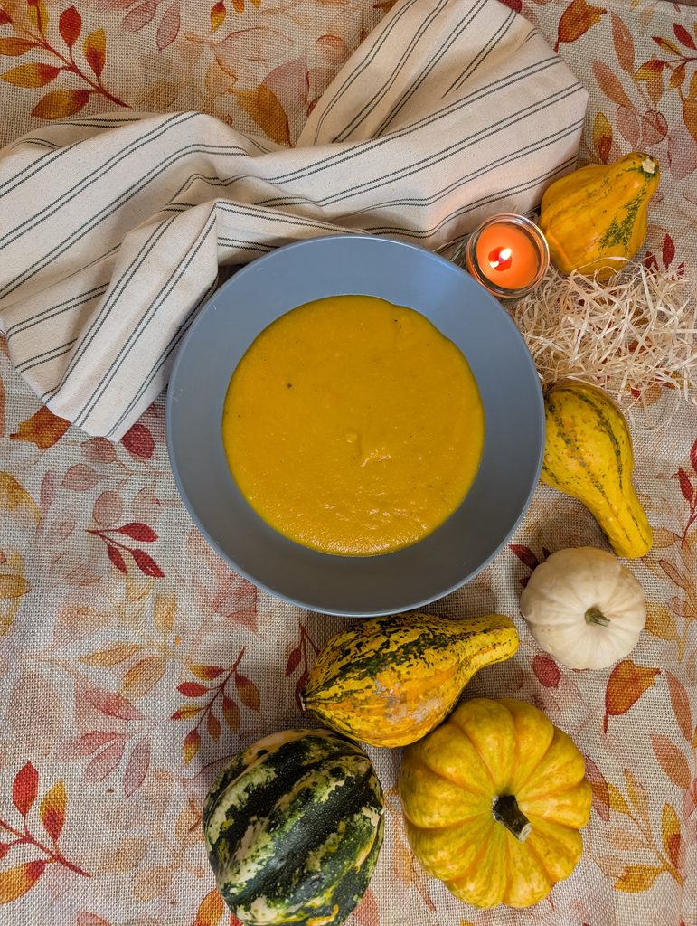 Einfache Möhren Kartoffel Suppe, perfekt in der Herbstzeit